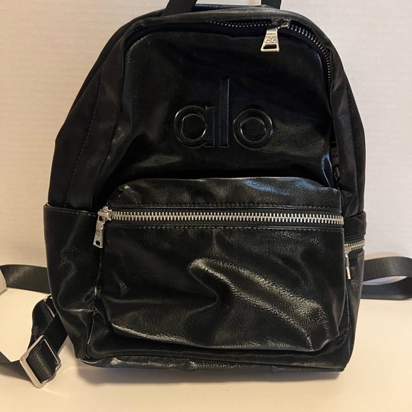 ALO Yoga Handbags - NWT Alo Yoga Black Mini Luxe Backpack
